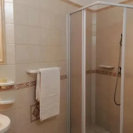 100 Mt Dal Mare, Al Porto Casa Vacanze, Posto Tranquillo Per Famiglia Marina Porto