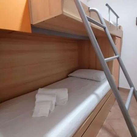 Dom wakacyjny 100 Mt Dal Mare, Al Porto Casa Vacanze, Posto Tranquillo Per Famiglia Marina Porto
