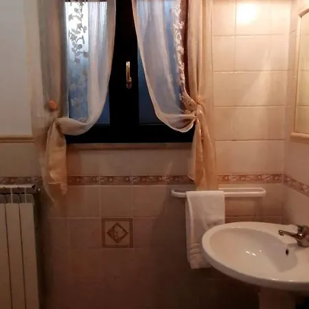 Dom wakacyjny 100 Mt Dal Mare, Al Porto Casa Vacanze, Posto Tranquillo Per Famiglia *