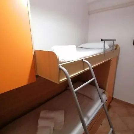 100 Mt Dal Mare, Al Porto Casa Vacanze, Posto Tranquillo Per Famiglia Dom wakacyjny *