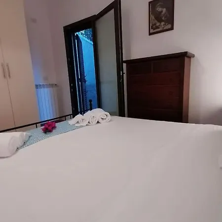 Dom wakacyjny 100 Mt Dal Mare, Al Porto Casa Vacanze, Posto Tranquillo Per Famiglia