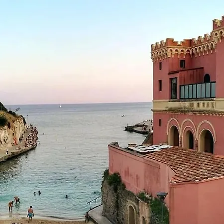 Dom wakacyjny 100 Mt Dal Mare, Al Porto Casa Vacanze, Posto Tranquillo Per Famiglia Marina Porto