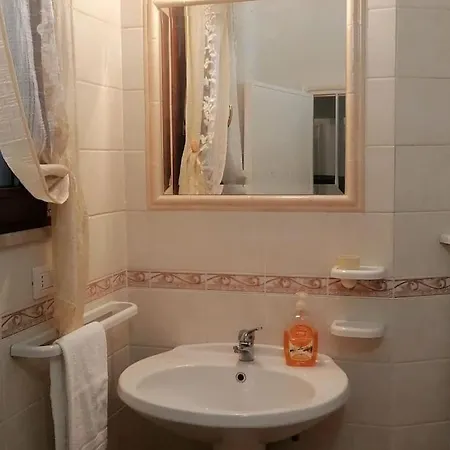 Dom wakacyjny 100 Mt Dal Mare, Al Porto Casa Vacanze, Posto Tranquillo Per Famiglia *